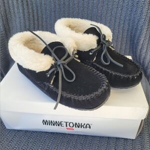 Minnetonka Cabin Bootie/Slipper